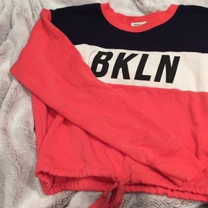 Cropped long sleeve pullover